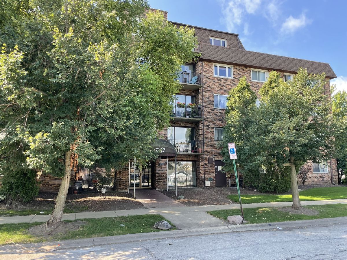Condos & Townhomes For Sale West Point Tower Oak Lawn Illinois, 7117 93rd Street