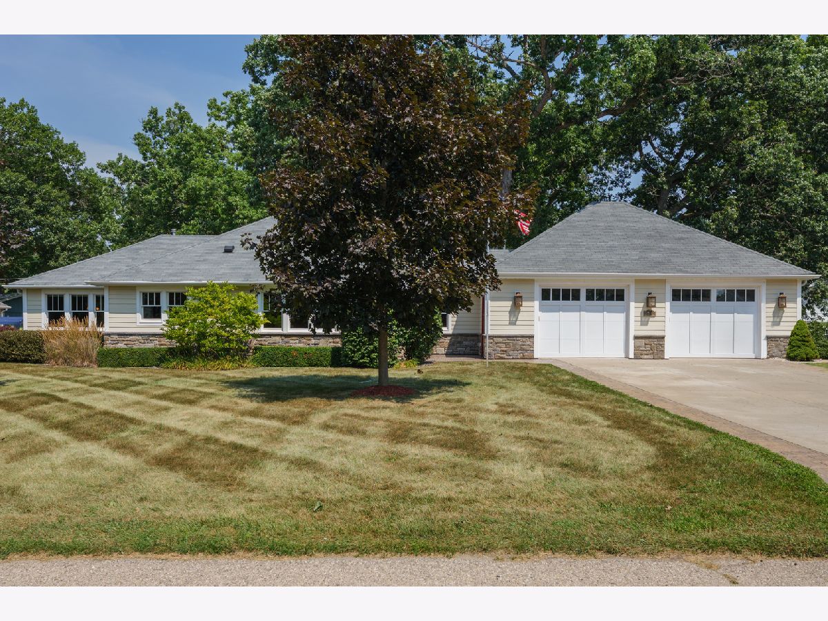  For Sale Silver Lake Wisconsin, 114 Elm Street