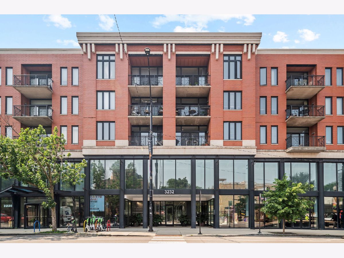 Condominiums For Sale Plaza 32 Chicago Illinois, 3232 Halsted Street