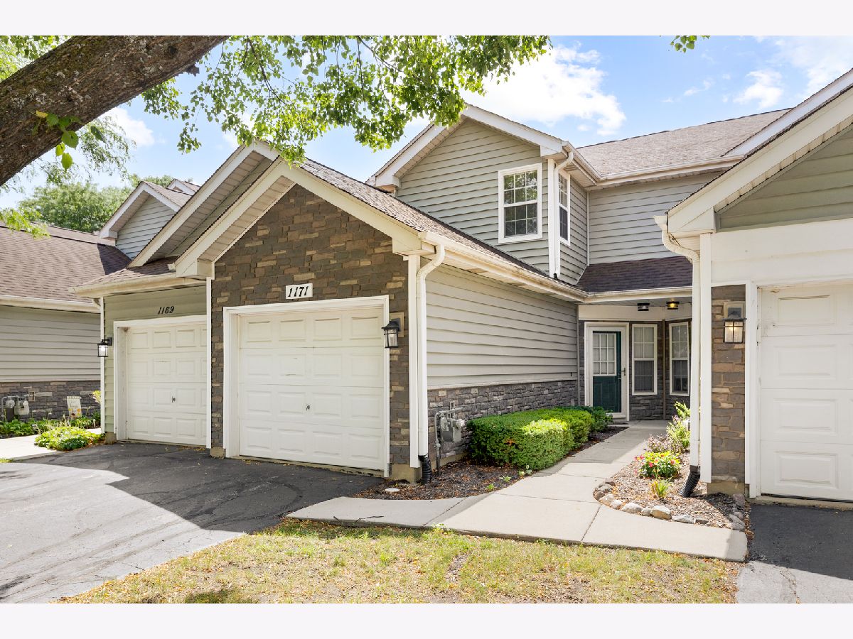 Townhomes & Condos For Rent Wellington Court Schaumburg Illinois, 1171 Regency