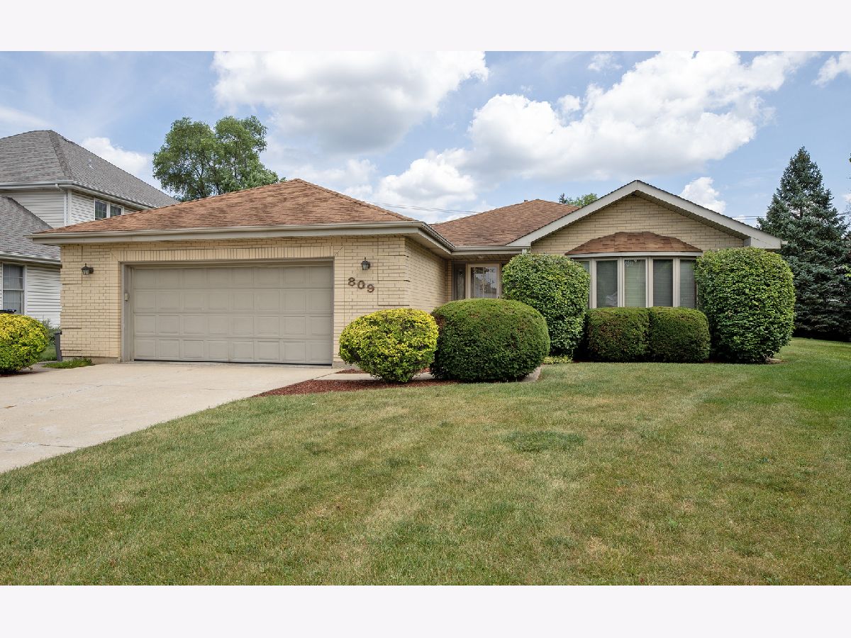  Sold Wheeling Illinois, 809 Tide