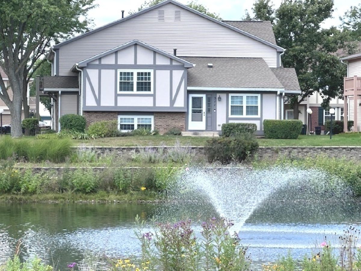Townhomes & Condos For Sale Westwood Vernon Hills Illinois, 311 Cherrywood Court