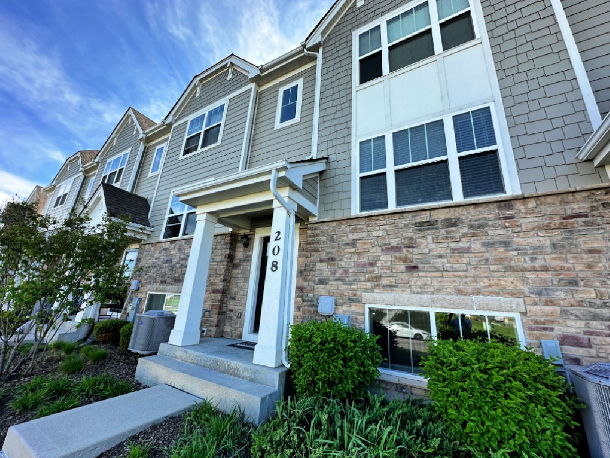  For Rent Elgin Illinois, 208 Goldenrod
