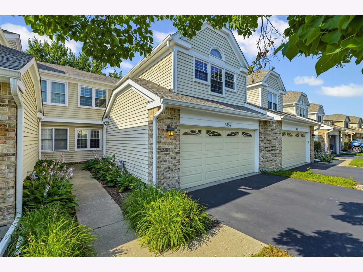 Townhomes & Condos & Homes Sold Frenchmens Cove Arlington Heights Illinois, 3056 Daniels