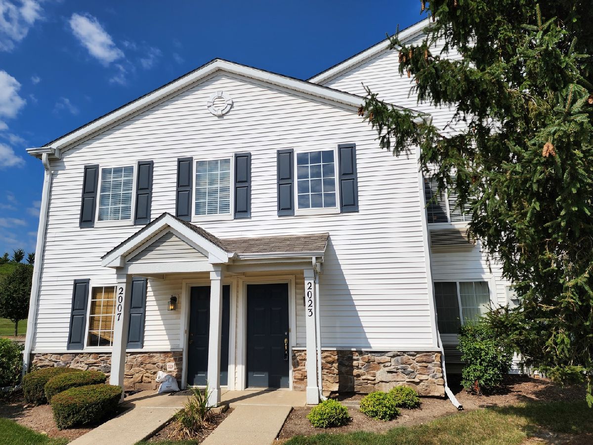  For Sale Carpentersville Illinois, 2023 Silverstone Drive