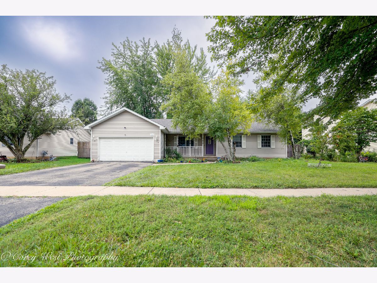 Homes & Townhomes & Condos For Sale Townsend Woods Sycamore Illinois, 134 Brian Street
