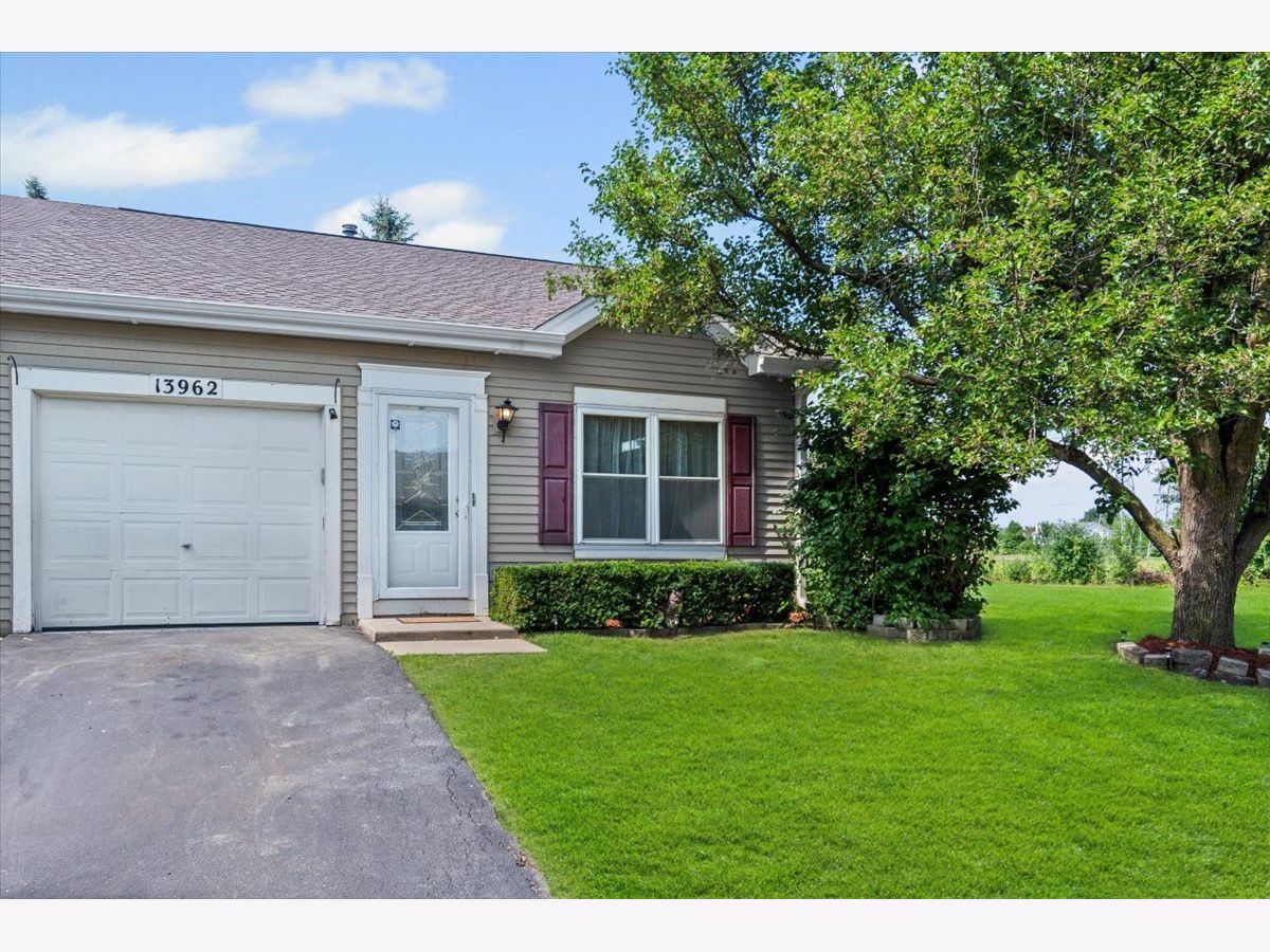 Homes & Townhomes Sold Lakewood Falls Plainfield Illinois, 13962 Danbury