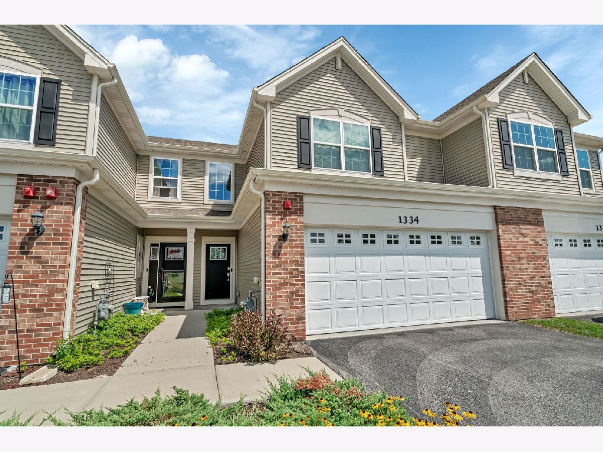 Homes & Townhomes For Sale Raintree Village Yorkville Illinois, 1334 Hawk Hollow Drive