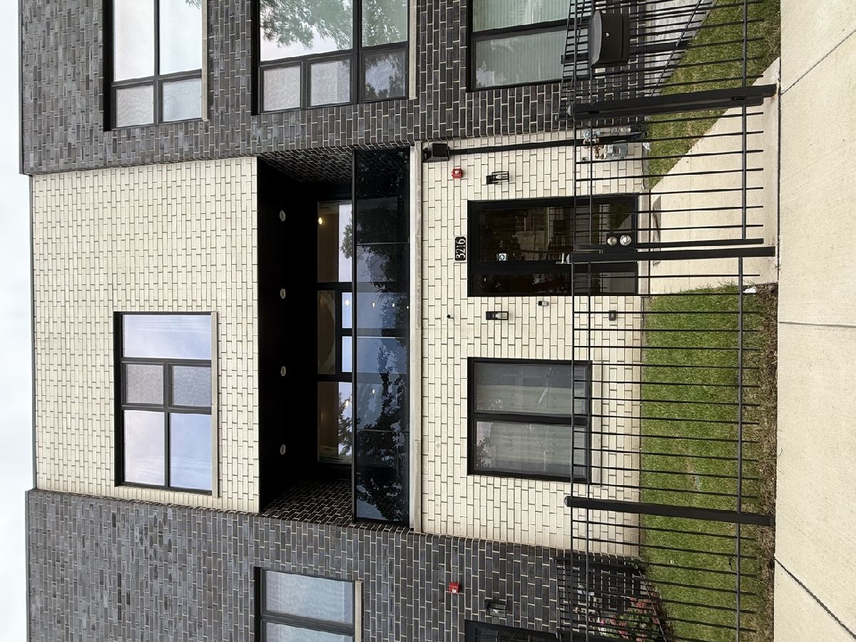 Townhomes & Condos & Homes For Sale Armour Square Chicago Illinois, 3216 Shields Avenue