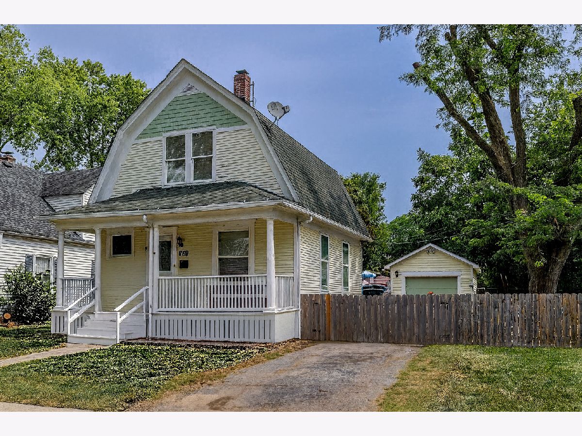 Homes For Sale Gold Coast North End Elgin Illinois, 939 Saint John Street