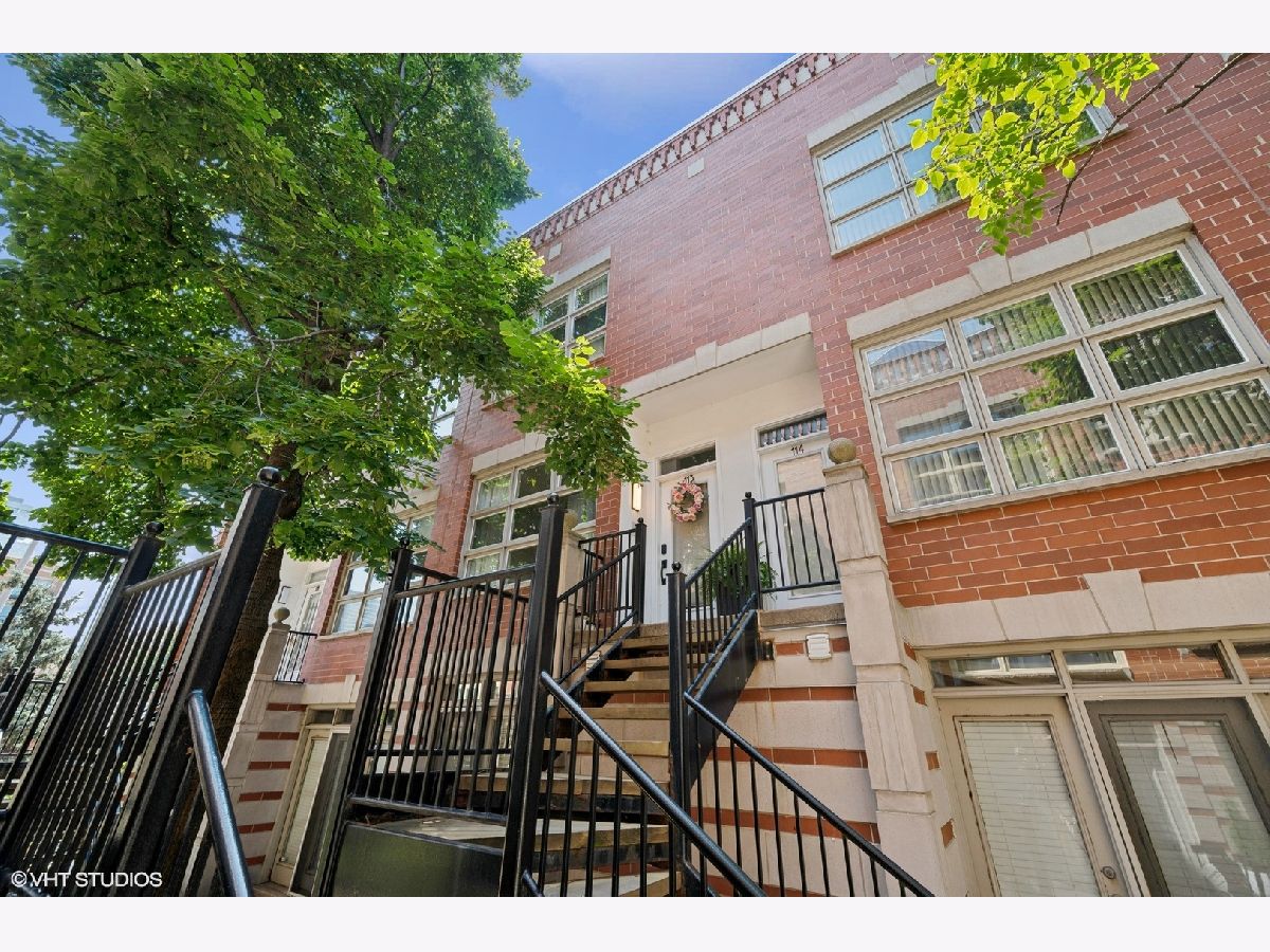  Rented Chicago Illinois, 855 Erie