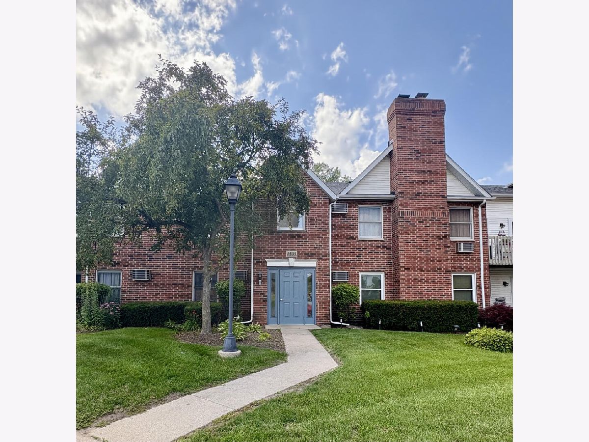 Condominiums Sold Prairie Point Lake In The Hills Illinois, 1305 Cunat