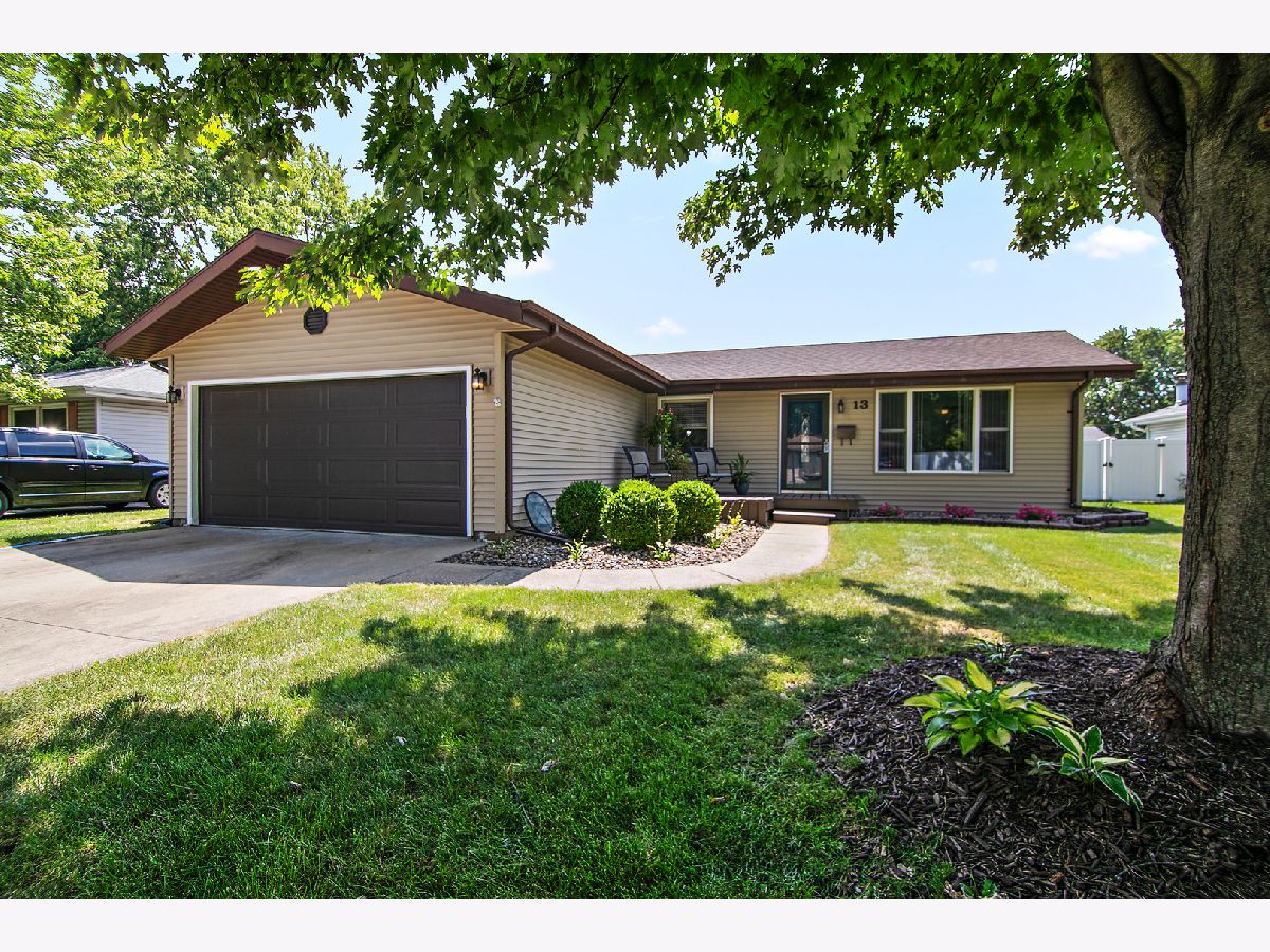 Homes For Sale Belle Aire Bourbonnais Illinois, 13 Bonds Drive