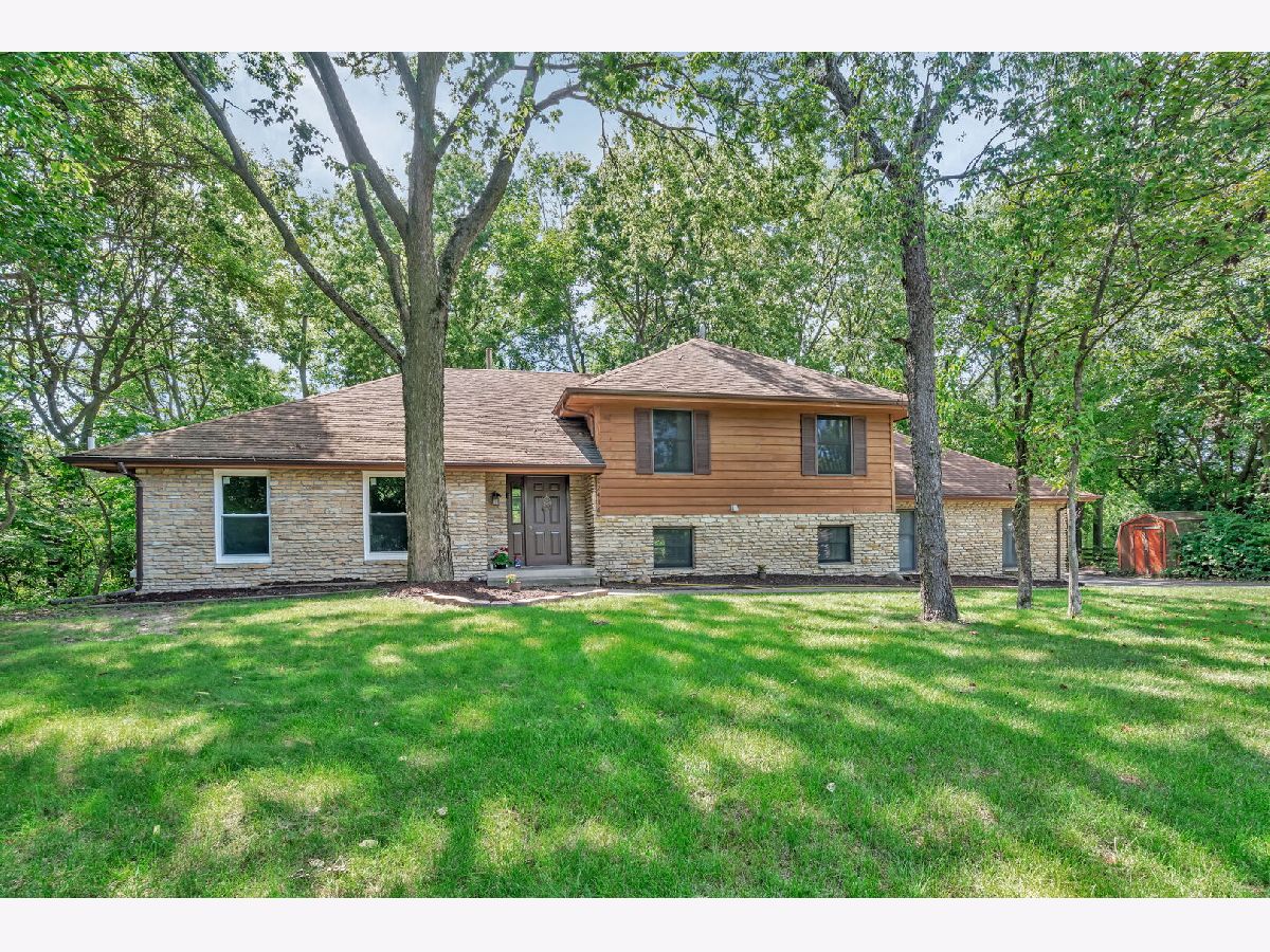 Homes For Sale Camelot Shorewood Illinois, 22416 Kings Court