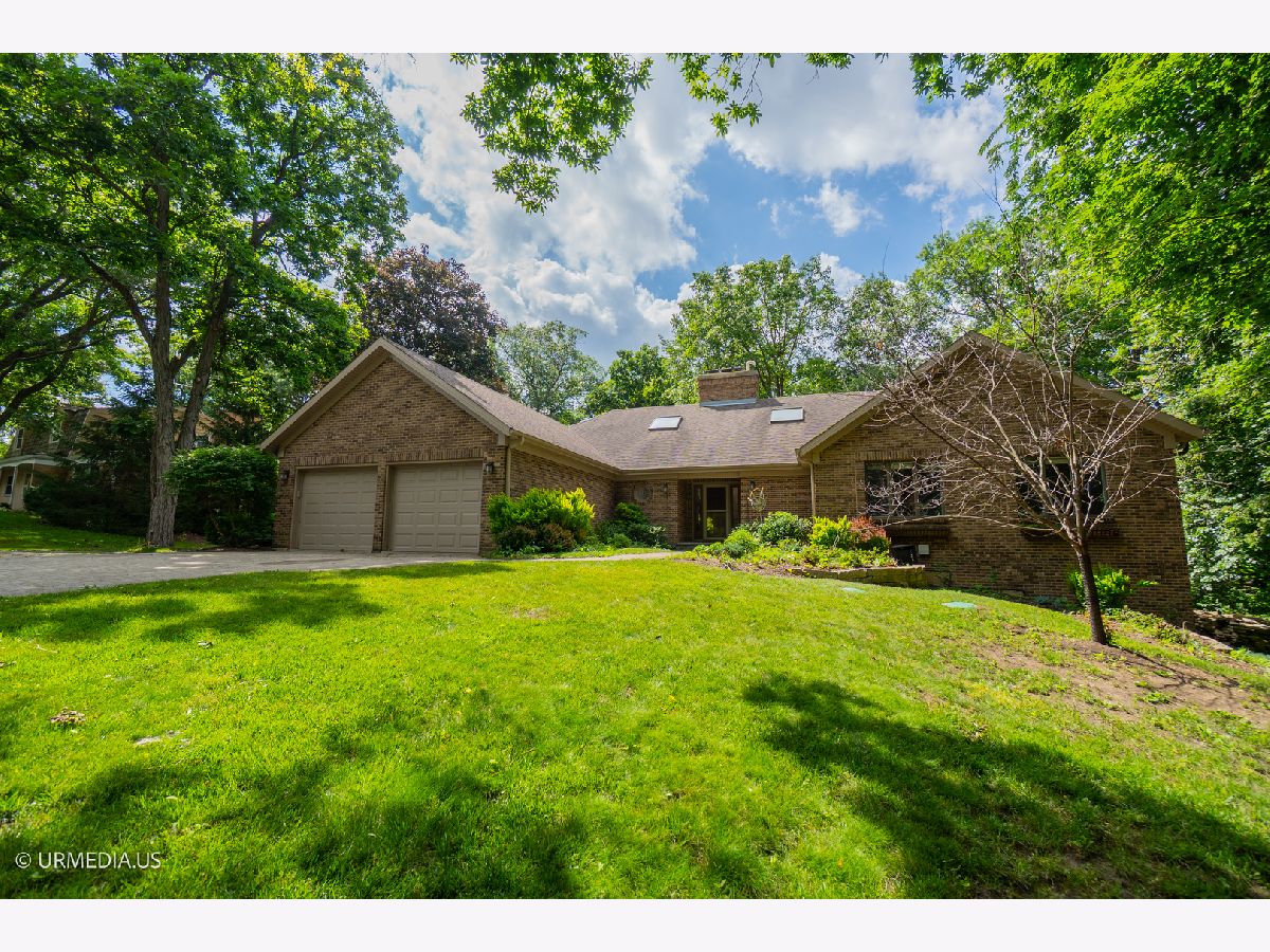  For Sale North Barrington Illinois, 455 Eton Drive