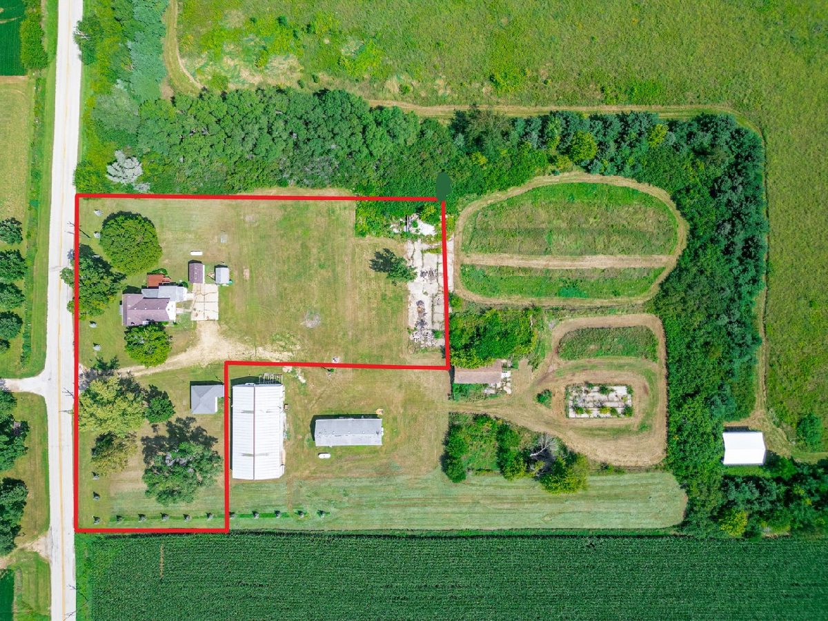  For Rent Kingston Illinois, 7496 Wolf