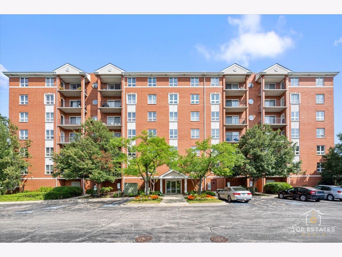 Condominiums For Sale One Milwaukee Place Wheeling Illinois, 190 Milwaukee Avenue