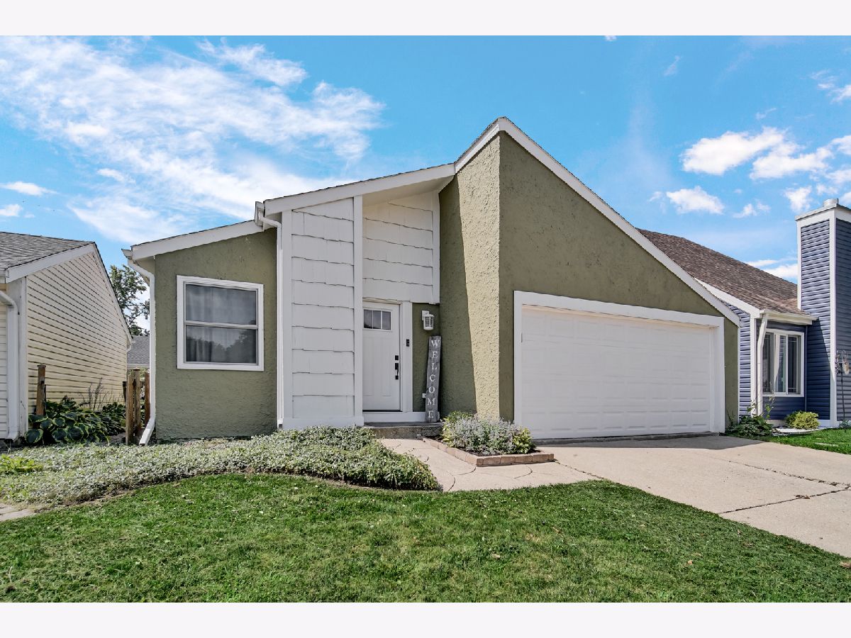  For Rent Lisle Illinois, 6386 Kindling