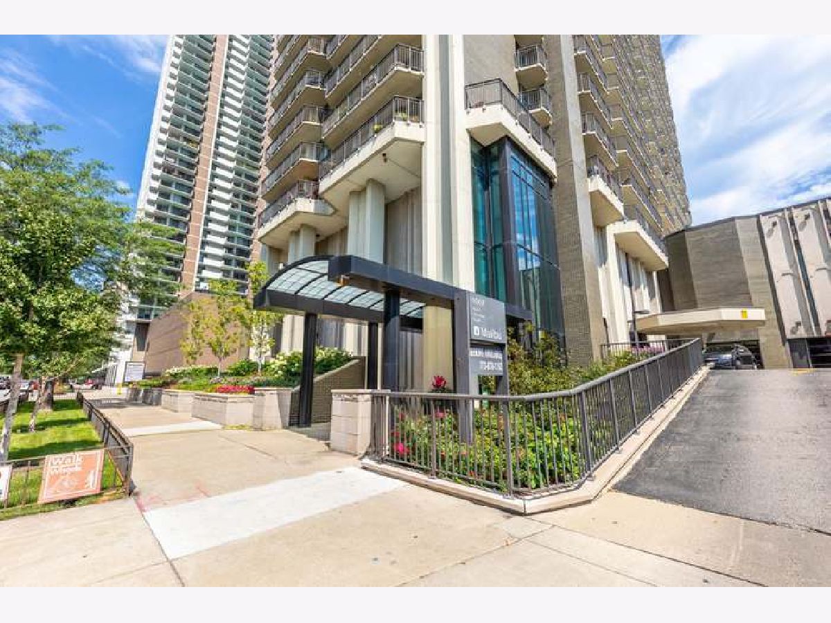 Condominiums For Sale Malibu Chicago Illinois, 6007 Sheridan Road