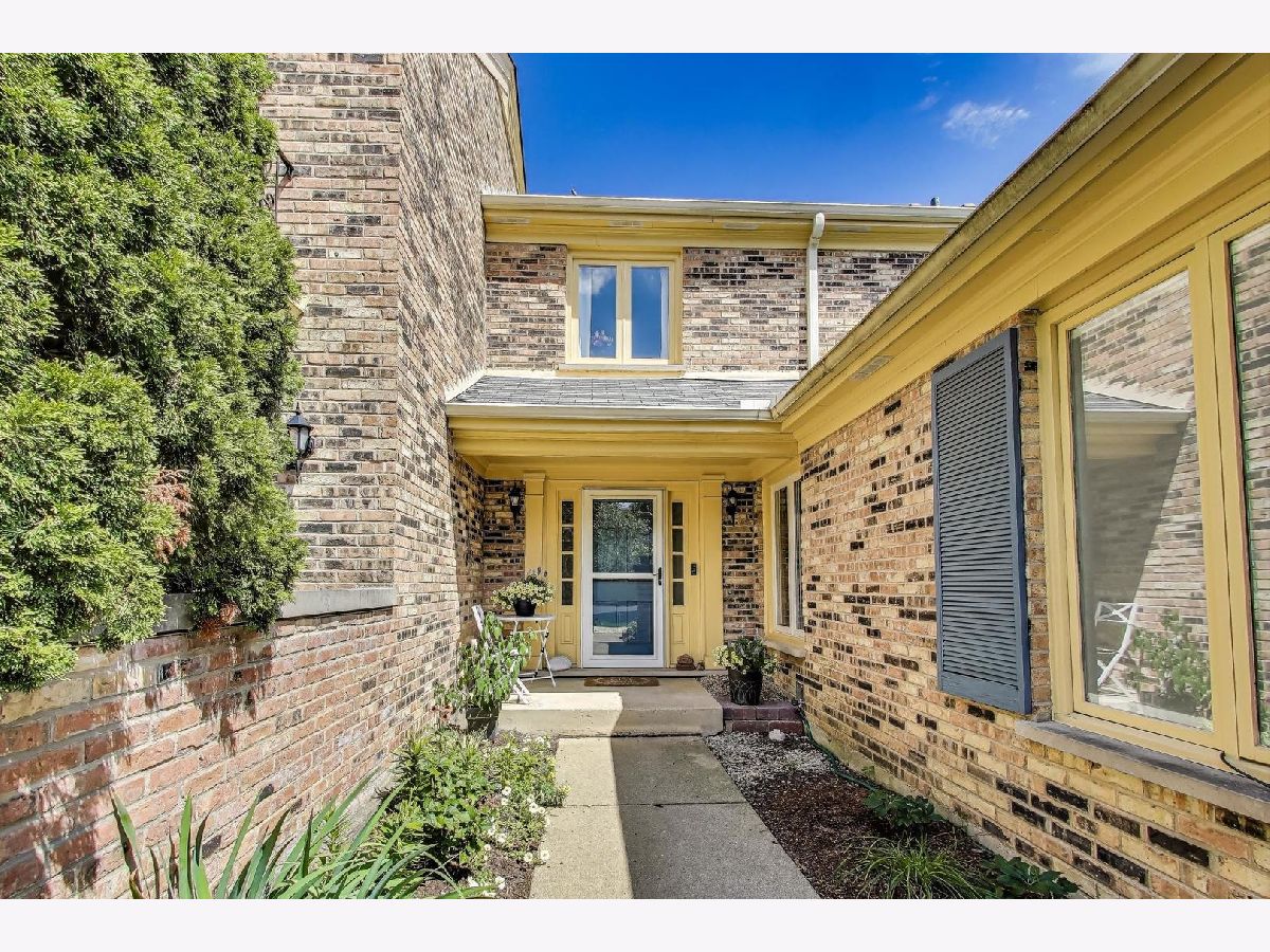 Townhomes & Condos & Homes Sold Ancient Tree Northbrook Illinois, 25 The Court Of Island Point