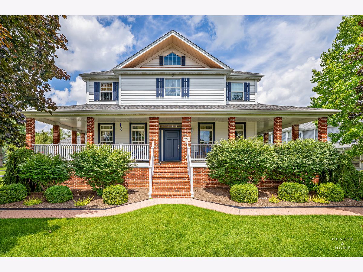  For Sale Oakwood Hills Illinois, 1 Calais Court