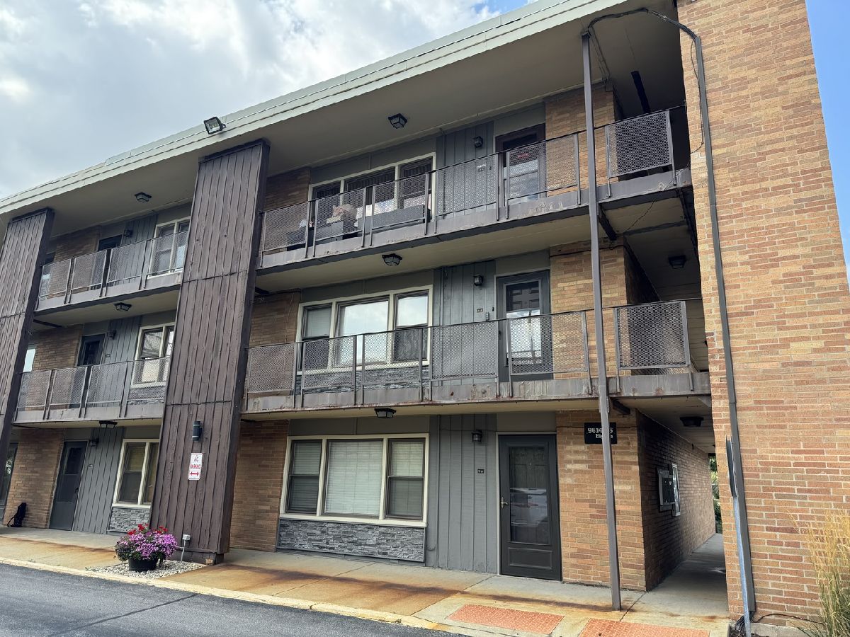  For Sale Rosemont Illinois, 9614 Higgins Road