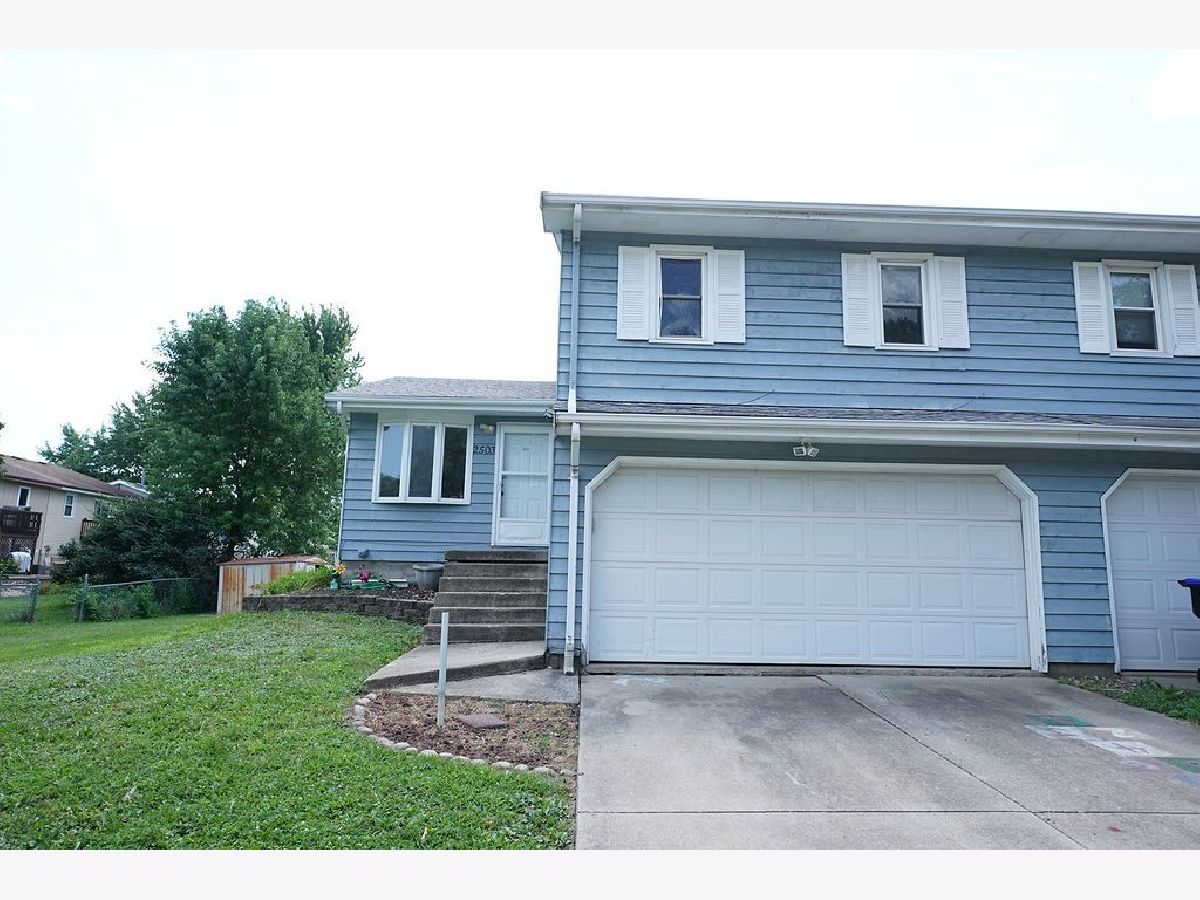 Homes & Condos & Townhomes For Sale Hillcrest Bloomington Illinois, 2503 Lowman Drive
