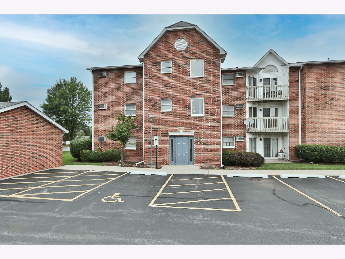 Condominiums Sold Prairie Point Lake In The Hills Illinois, 1330 Cunat