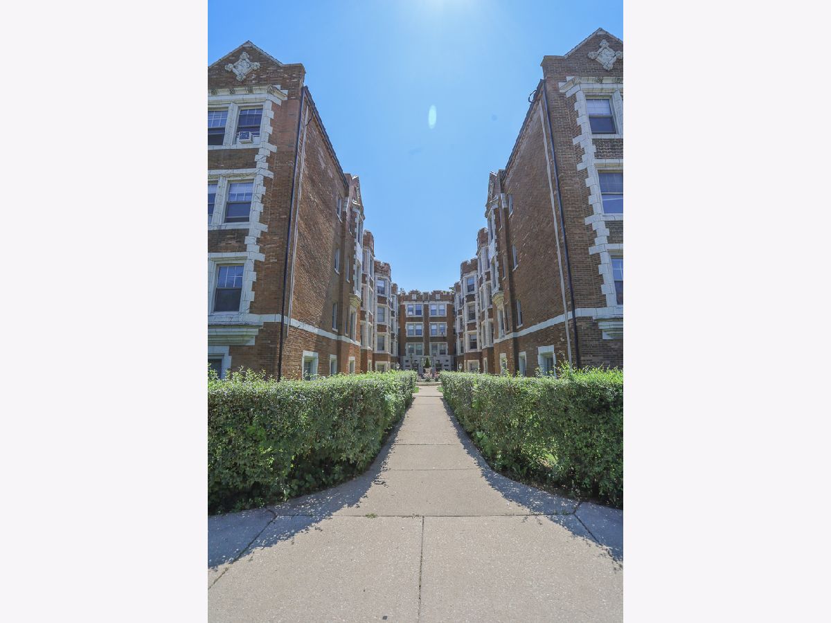  Rented Chicago Illinois, 1039 North Shore