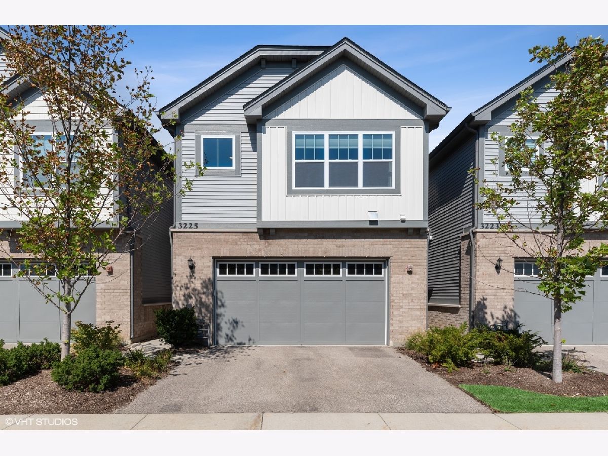  Rented Arlington Heights Illinois, 3225 Heritage