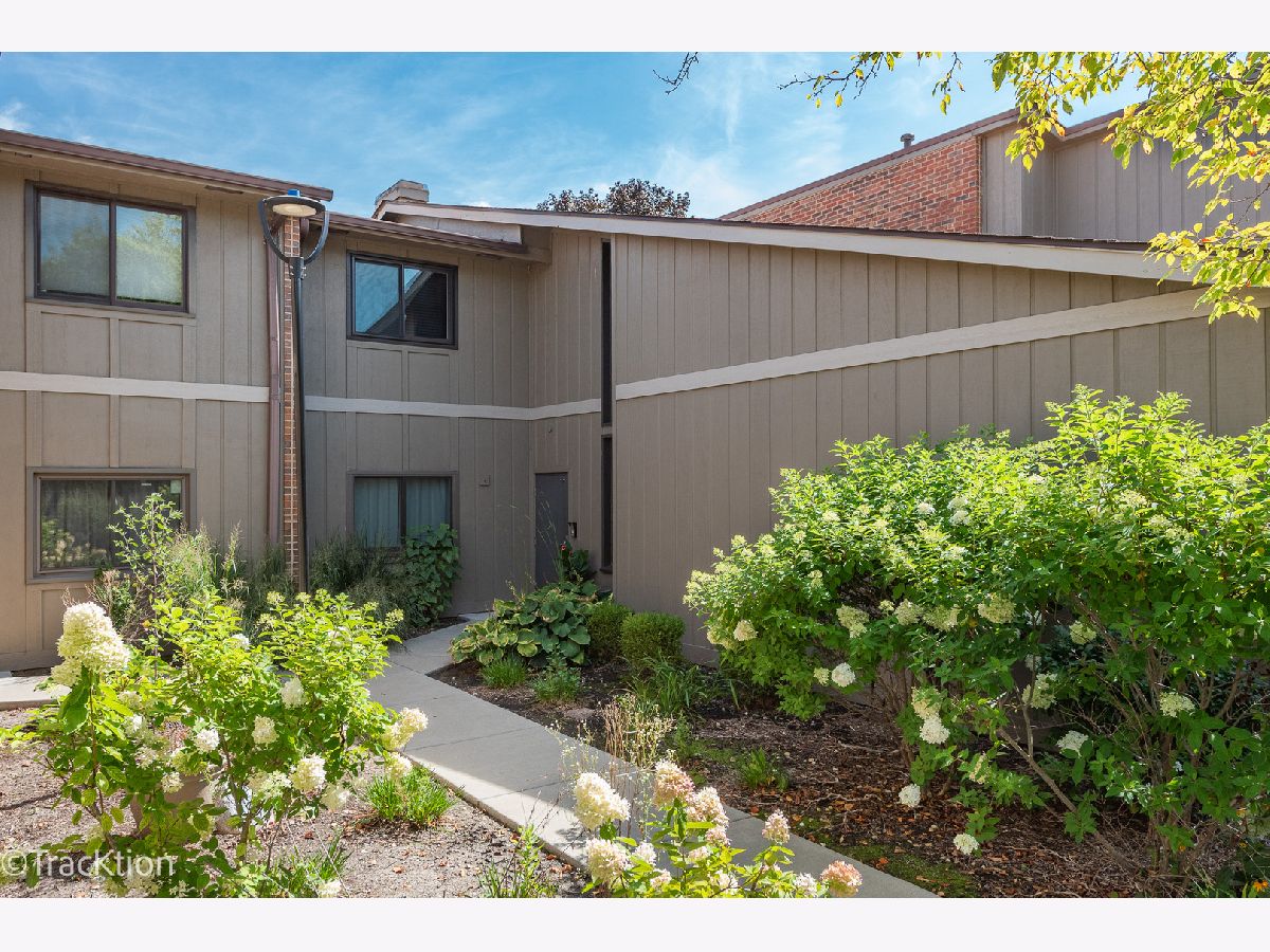  For Sale Warrenville Illinois, 2S409 Emerald Green Drive