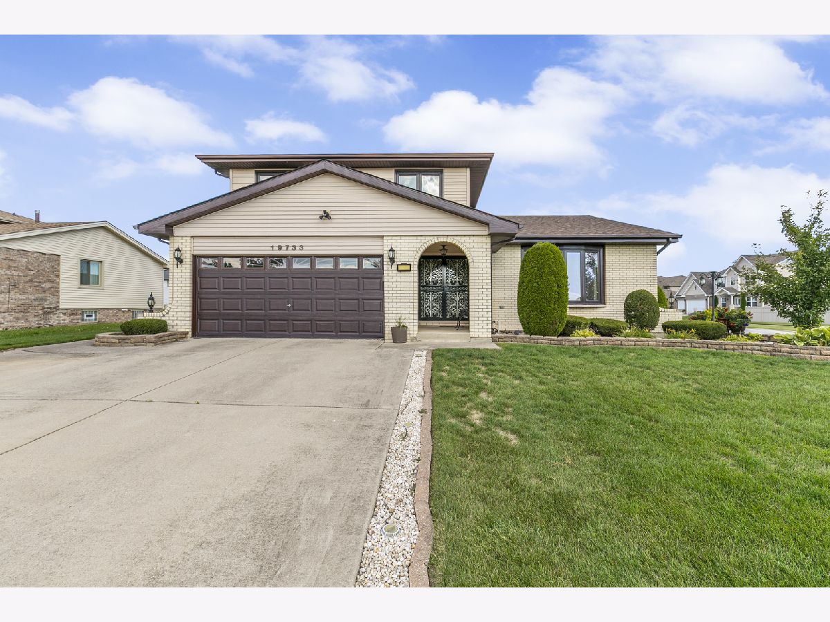  For Sale Lynwood Illinois, 19733 Lake Park Drive