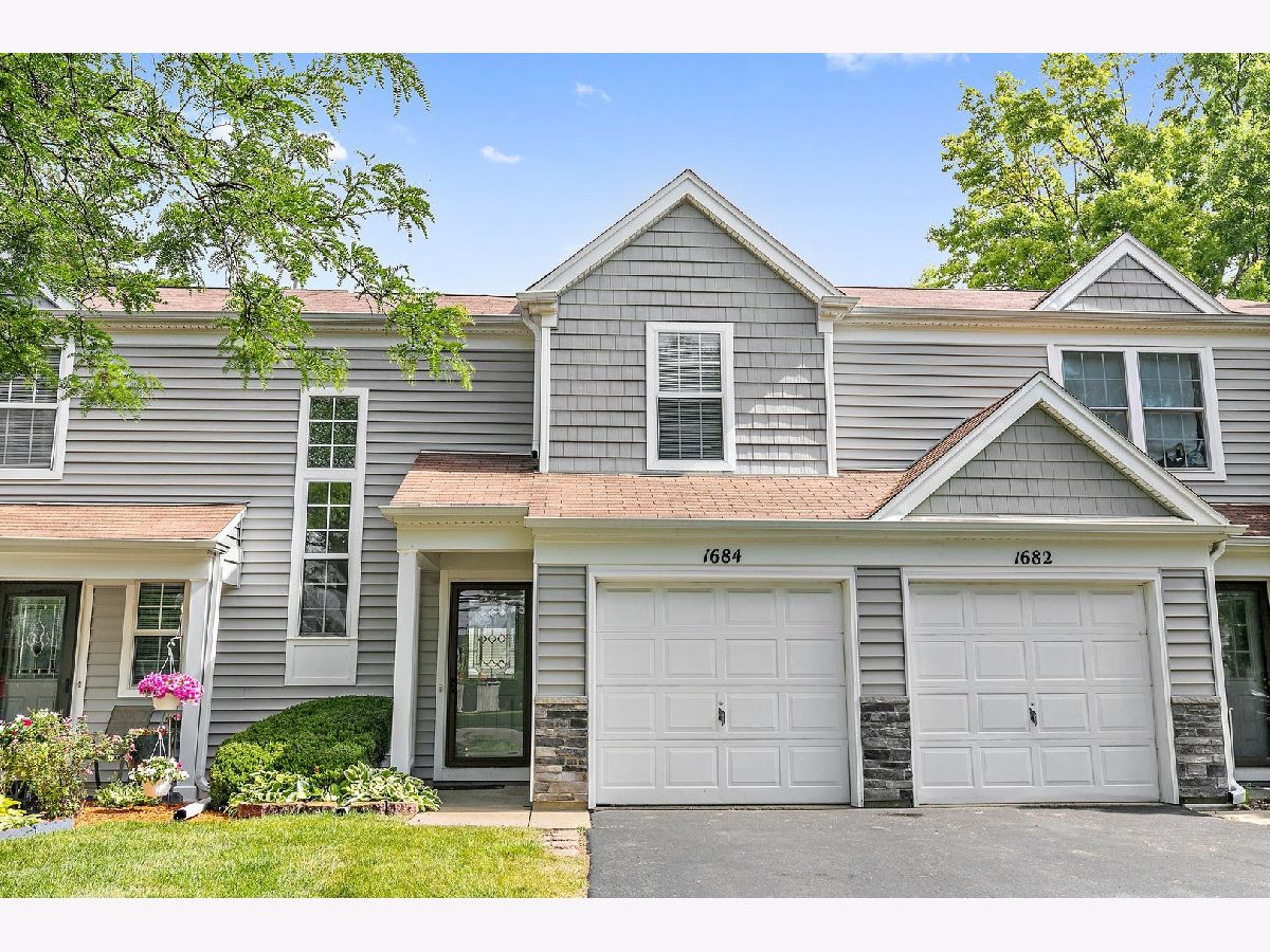  For Rent Elgin Illinois, 1684 College Green