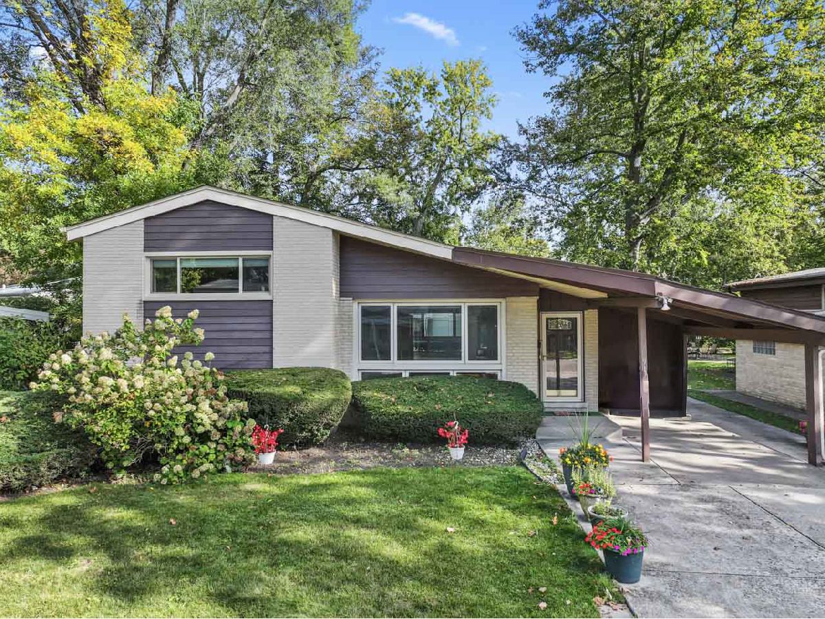 For Sale Skokie Illinois, 9101 Sleeping Bear Road