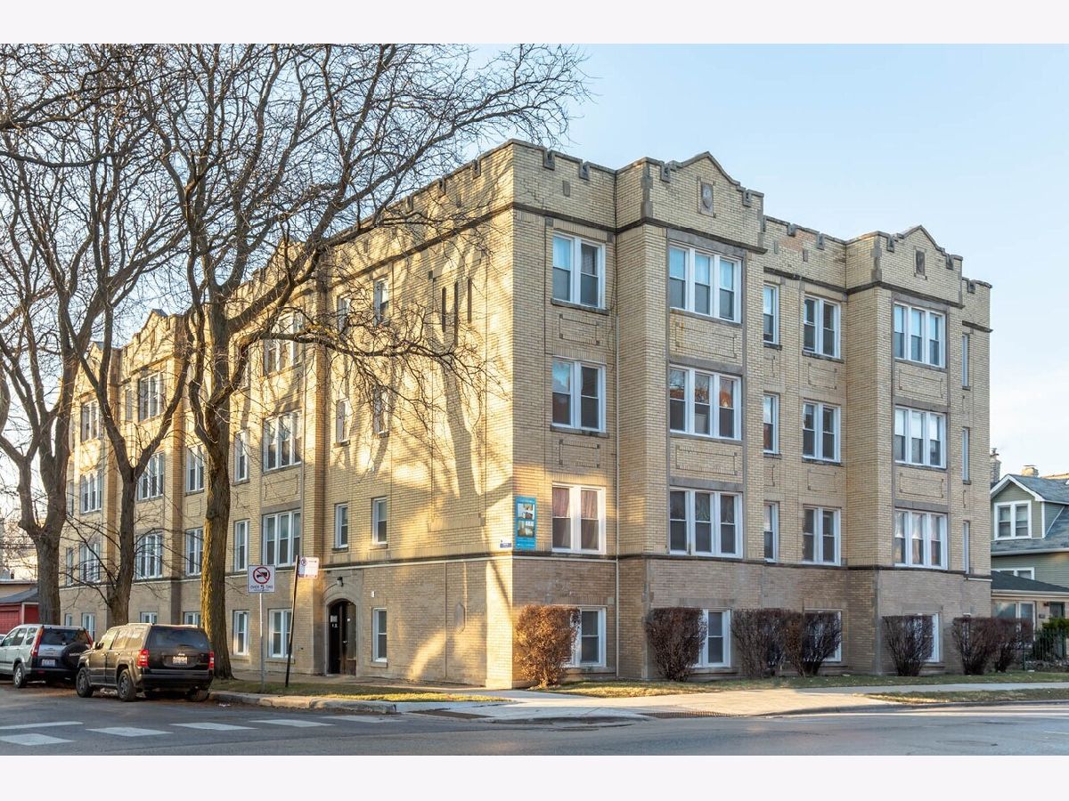 Rented Chicago Illinois, 3404 Berteau
