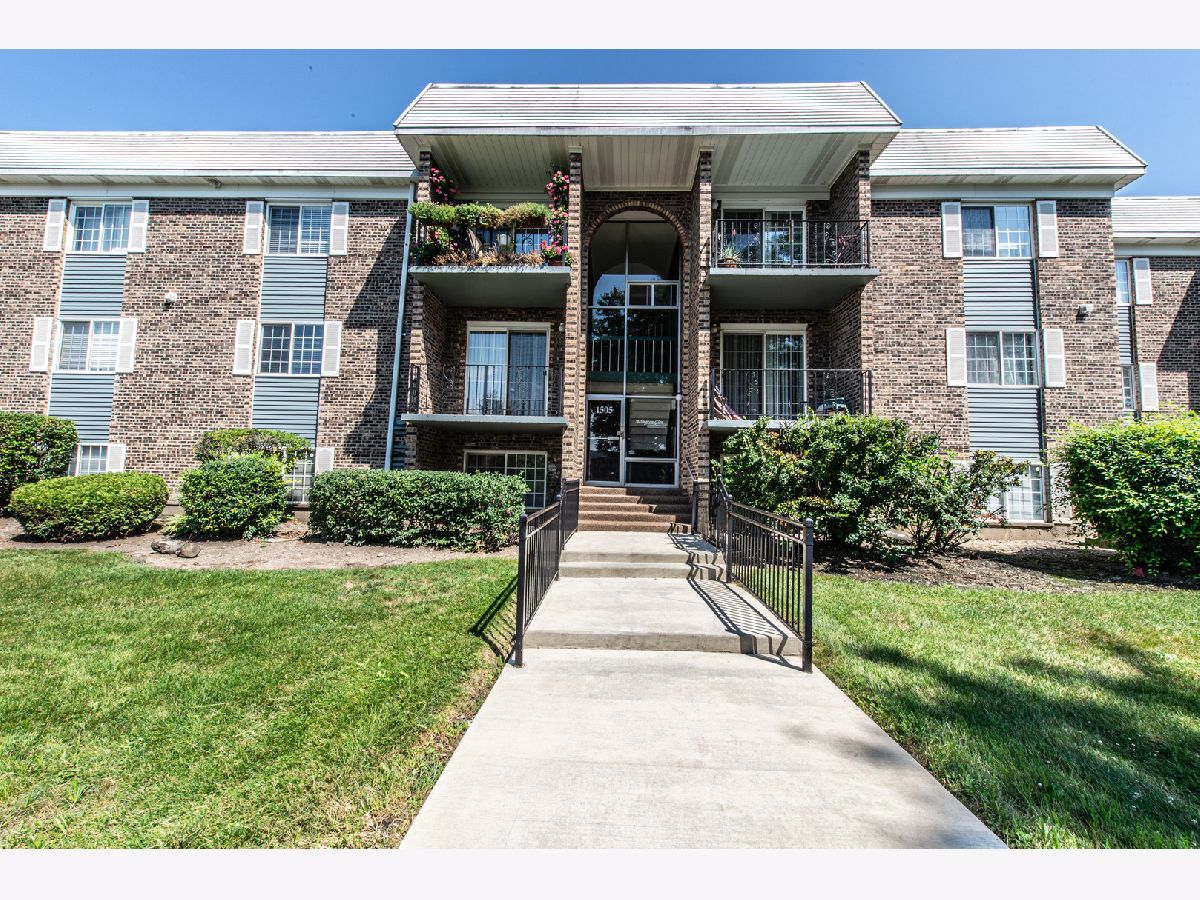  Rented Arlington Heights Illinois, 1505 Windsor