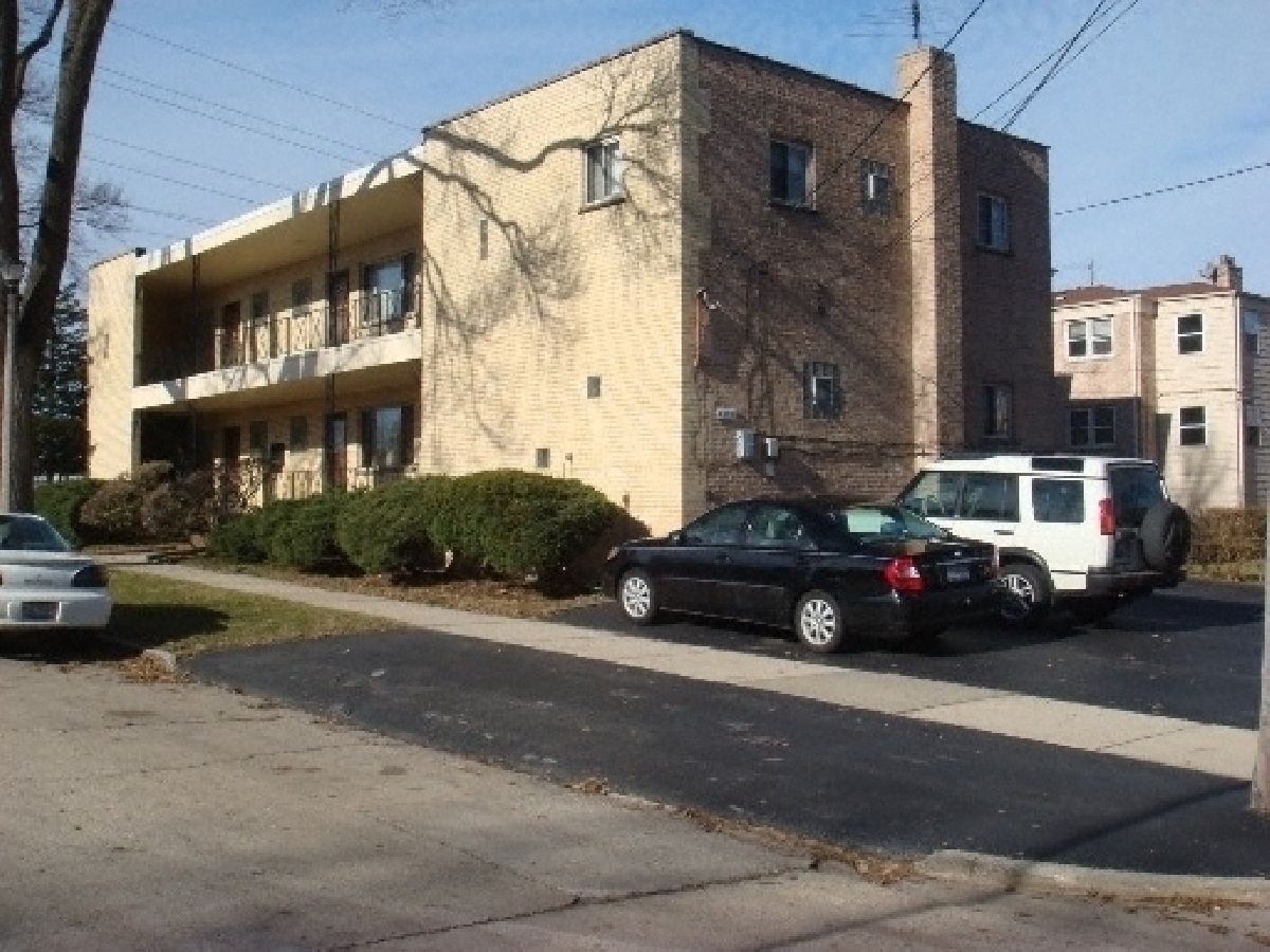  Rented Skokie Illinois, 4858 Lee