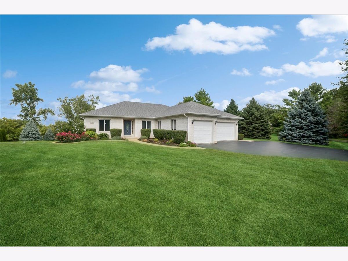 Homes For Sale Spring Oaks Estates Spring Grove Illinois, 2620 Rolling Oaks Road