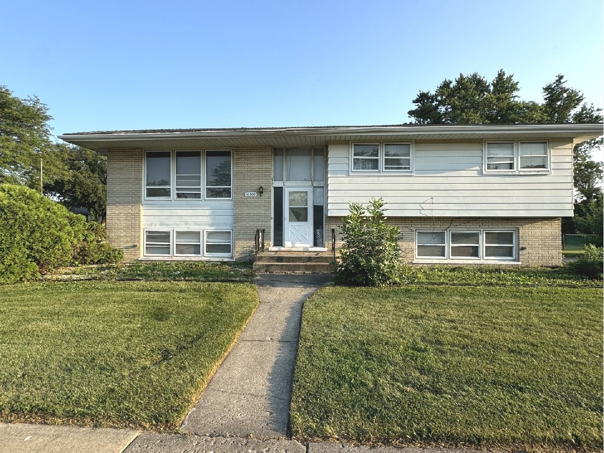  For Sale Palos Hills Illinois, 10300 Kathy Court