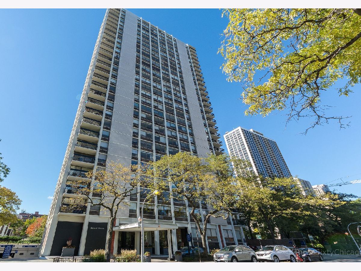 Condos & Townhomes For Rent Sandburg Village Chicago Illinois, 1455 Sandburg
