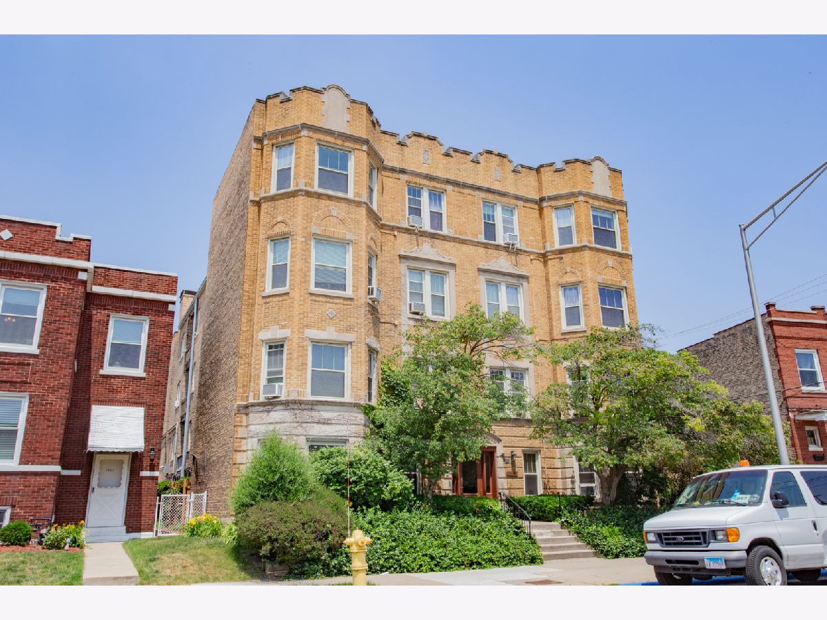 Condominiums For Sale Coachlight Condos Forest Park Illinois, 7639 Jackson Boulevard