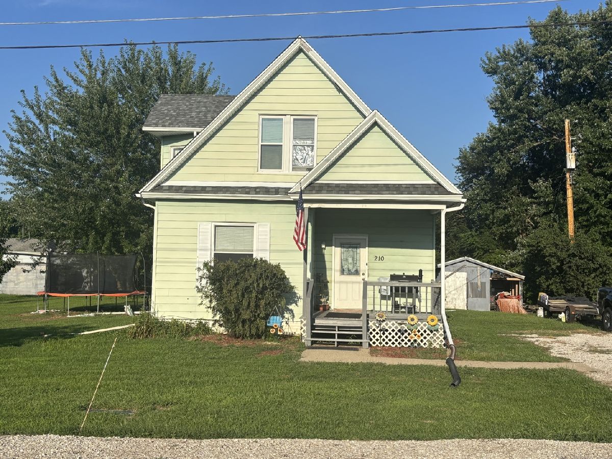  Sold Varna Illinois, 210 Vine