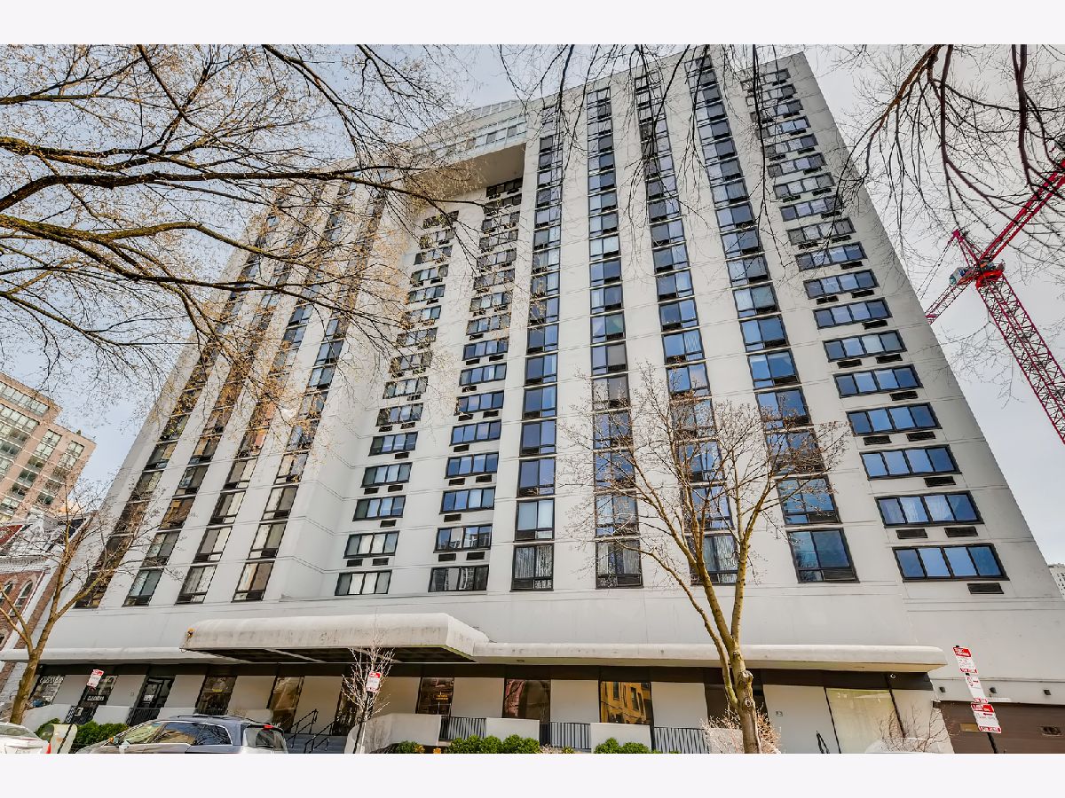  Rented Chicago Illinois, 1221 Dearborn