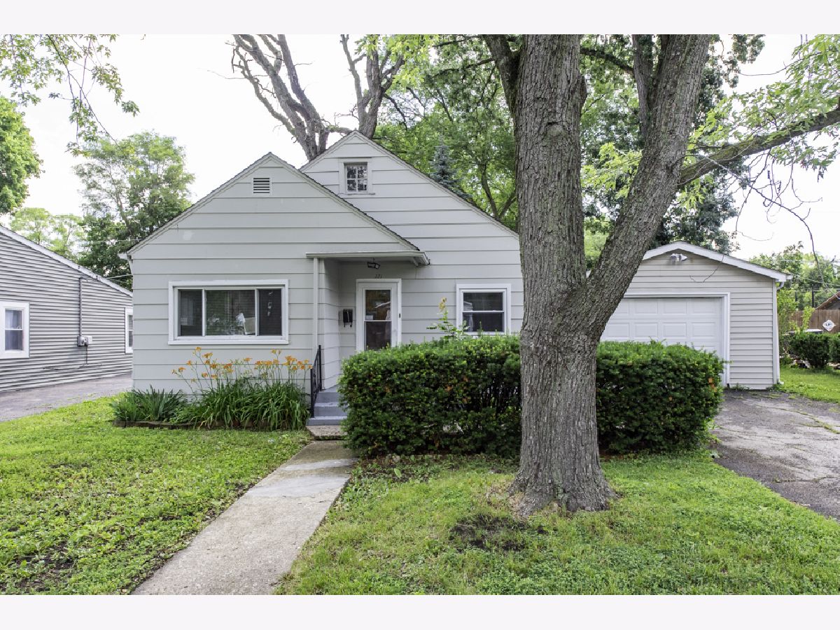  For Sale Round Lake Park Illinois, 221 Kenwood Drive