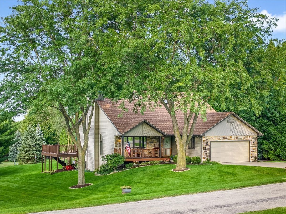  Sold Davis Illinois, 1646 Larchmont