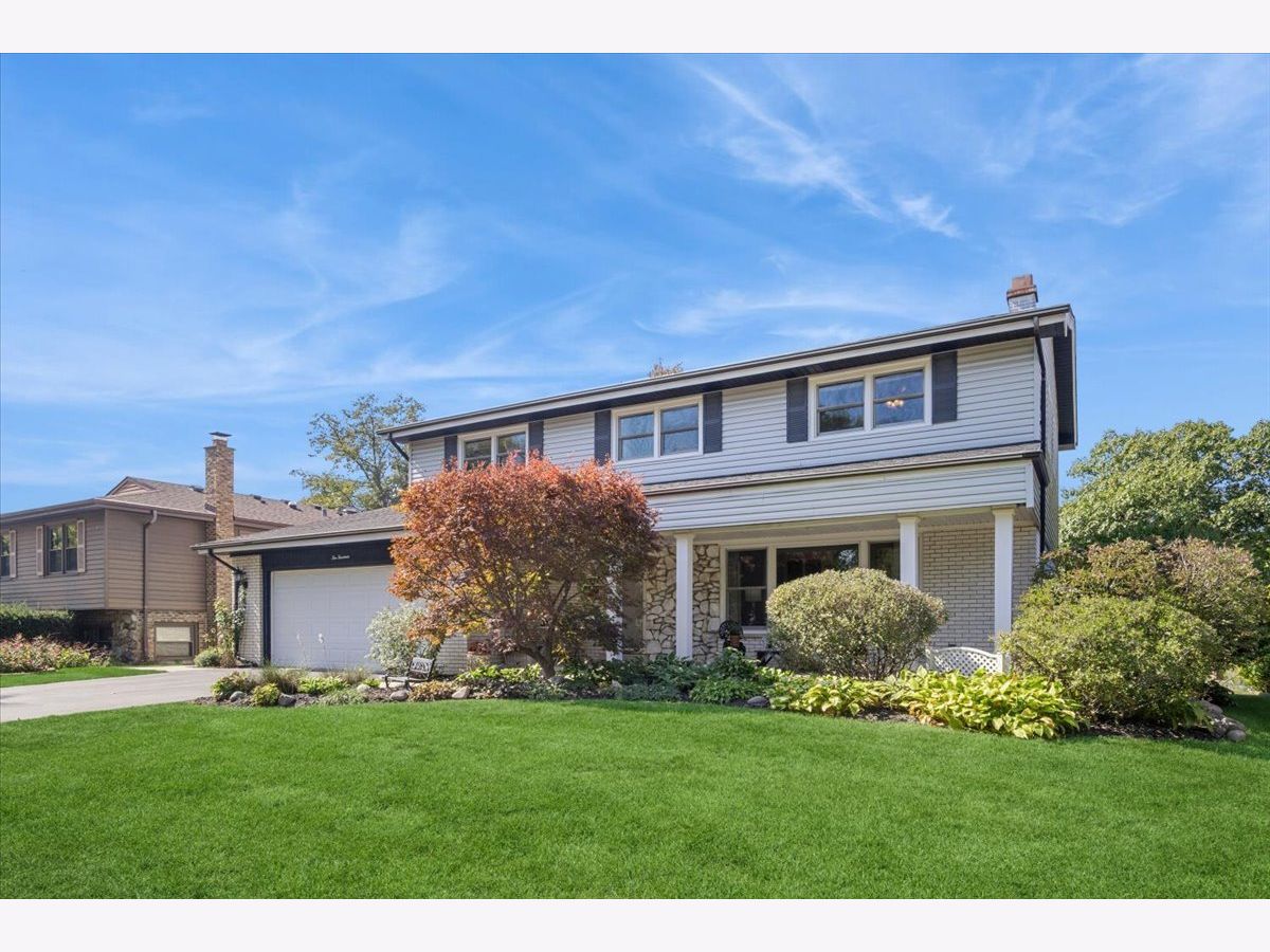 Condominiums & Homes For Sale Birch Manor Mount Prospect Illinois, 1014 Grace Street