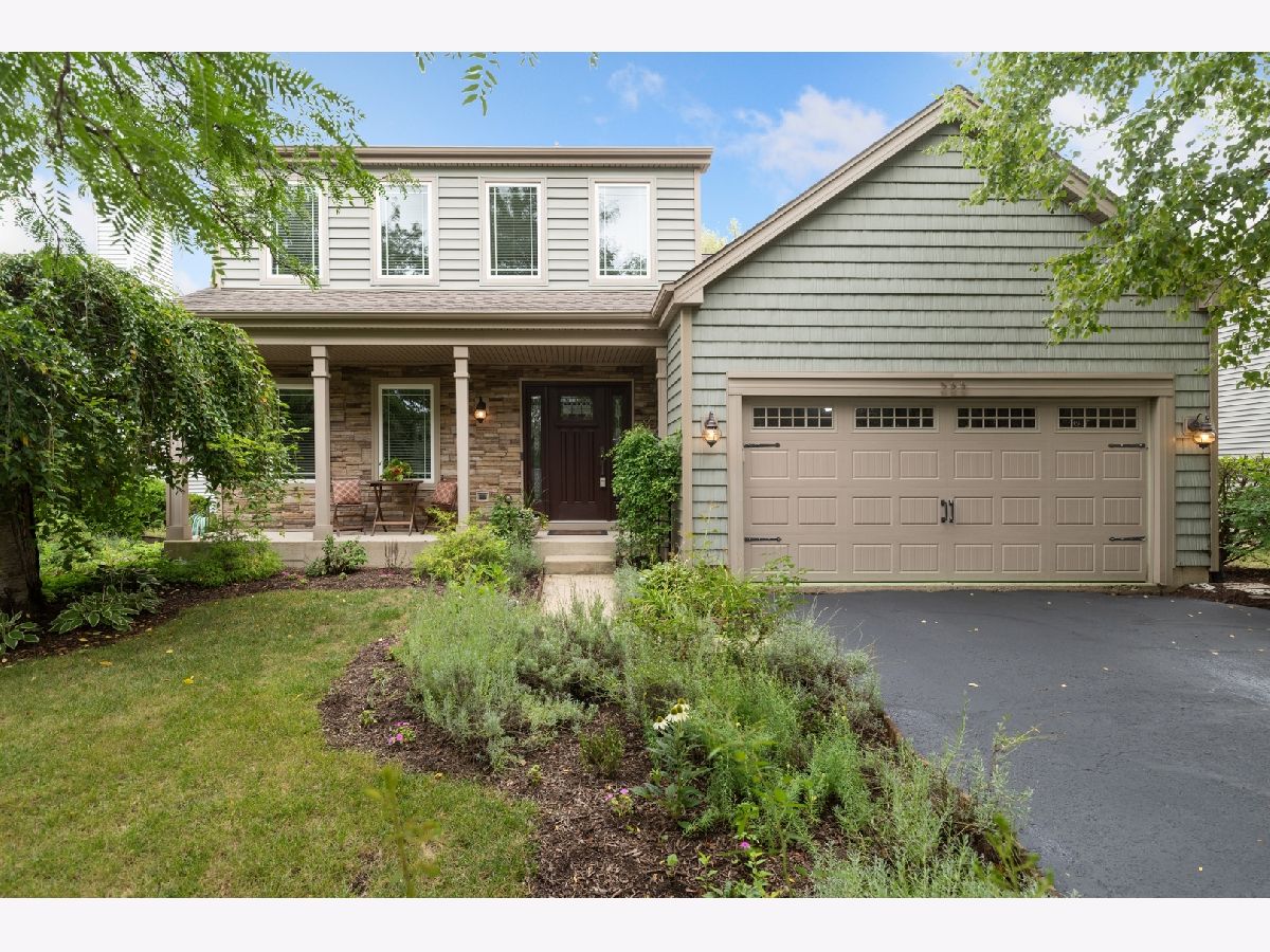 Townhomes & Homes For Sale College Trail Grayslake Illinois, 355 Buckingham Drive