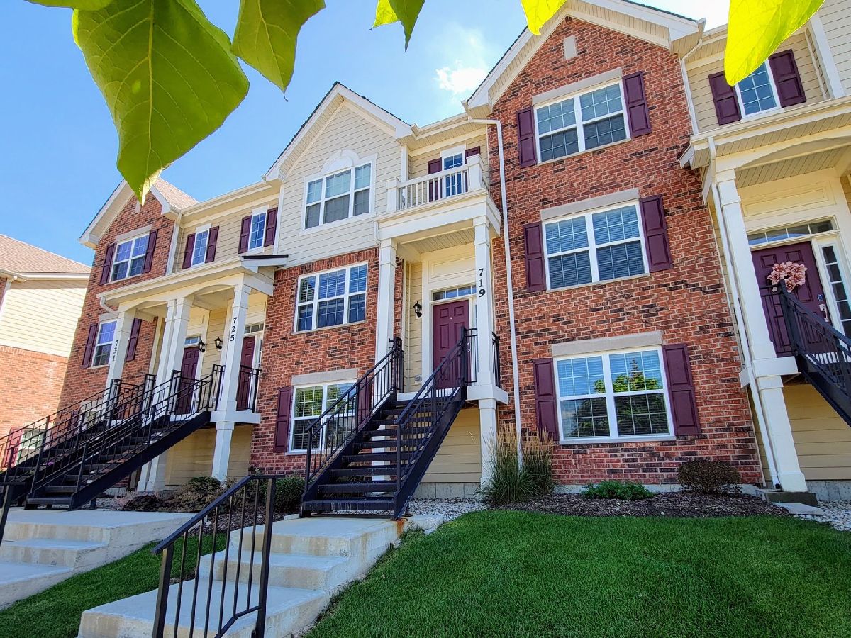  For Rent Mundelein Illinois, 719 Hickory
