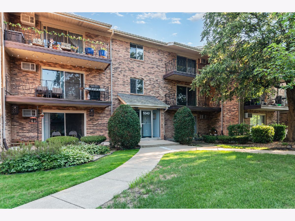  For Rent Crestwood Illinois, 5340 Waterbury