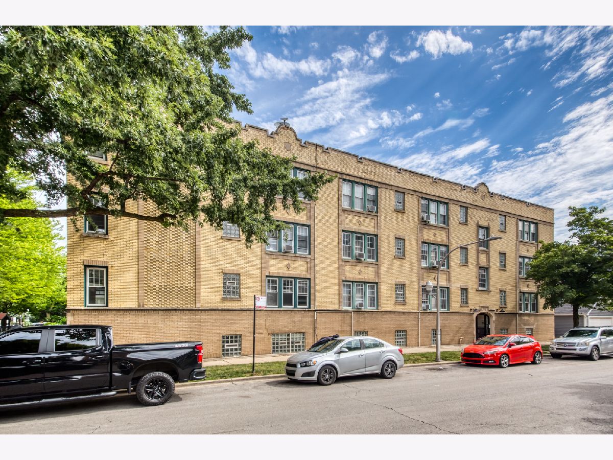  Rented Chicago Illinois, 3050 Cornelia